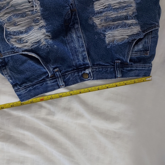 Vintage | studded high waisted denim shorts - Picture 4 of 5